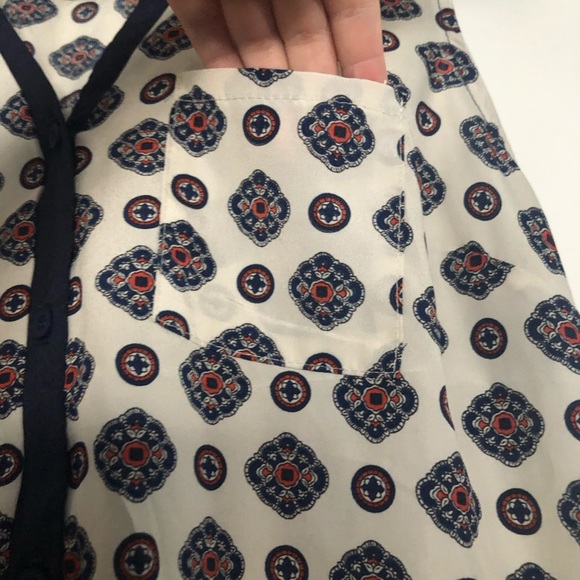 Beautiful women’s top - Picture 4 of 5